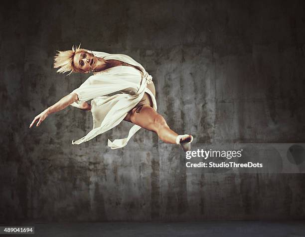 modern jazz dancer practicing - jazz dancing stock pictures, royalty-free photos & images