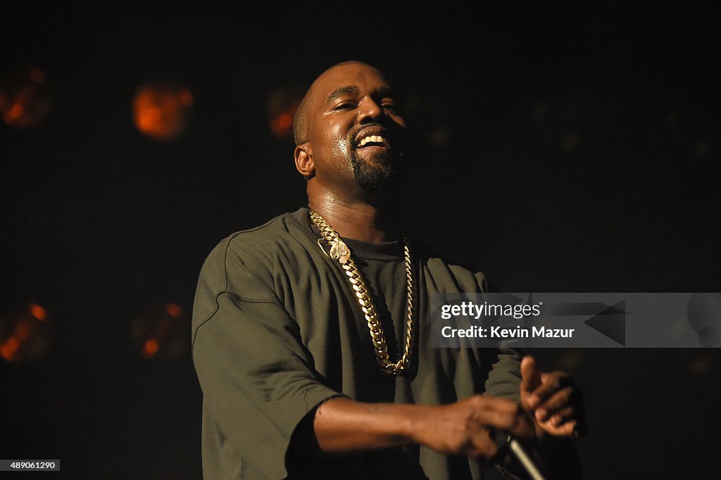 2015 iHeartRadio Music Festival - Night 1 - Show