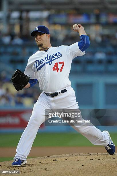 Paul Maholm of the Los Angeles Dodgers pitches against the San Francisco Giants at Dodger Stadium on May 9, 2014 in Los Angeles, California.