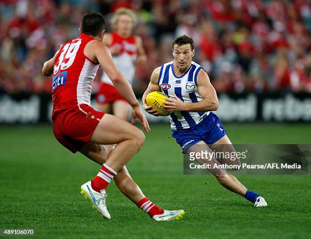 Brent Harvey of the Roos in action during the First AFL Semi Final match between the Sydney Swans and the North Melbourne Kangaroos at ANZ Stadium on...