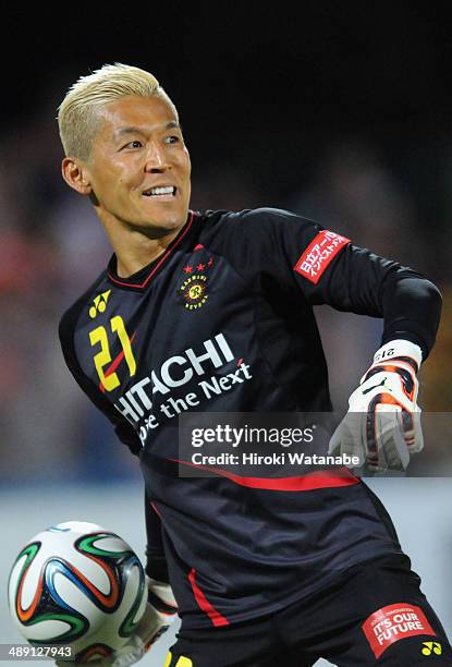 Takanori Sugeno of Kashiwa Reysol in action during the J.League match between Kashiwa Reysol and Albirex Niigata at Hitachi Kashiwa Soccer Stadium on...