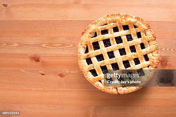 blueberry pie - blueberry pie stock pictures, royalty-free photos & images