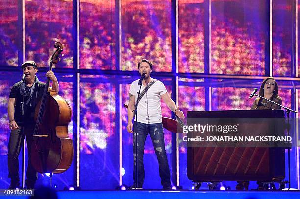 Firelight Song 571 Firelight Stock Photos, High-Res Pictures, and Images - Getty Images