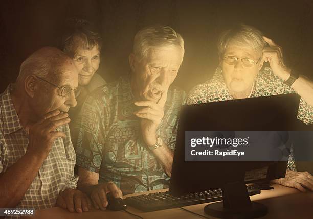 Senior Confused Using Computer Old Lady Computer Confused Photos and Premium High Res Pictures - Getty ...