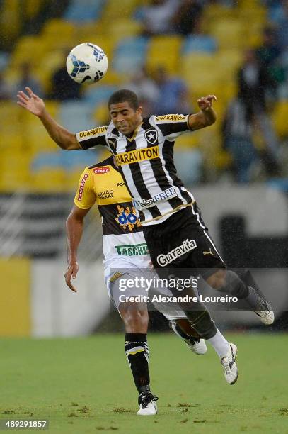 Junior Cesar of Botafogo in action during a match between Botafogo and CriciumaÊ as part of Brasileirao Series A 2014 at Maracana on May 10, 2014 in...