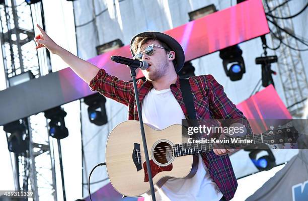Jake Roche Singer The Rixton Photos and Premium High Res Pictures - Getty Images