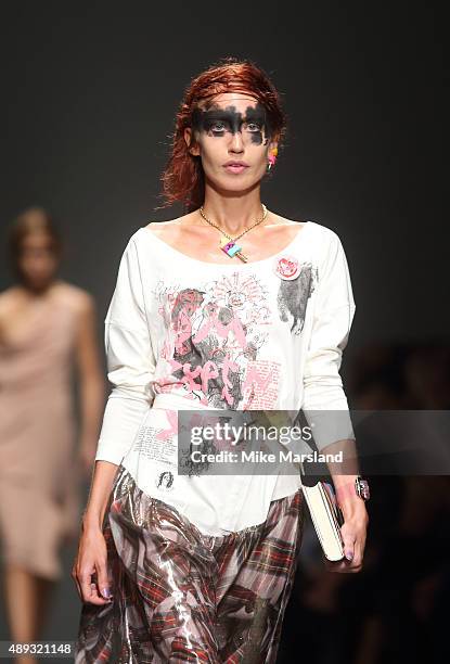 Elizabeth Jagger walks the runway at the Vivienne Westwood Red Label show during London Fashion Week Spring/Summer 2016/17 on September 20, 2015 in...