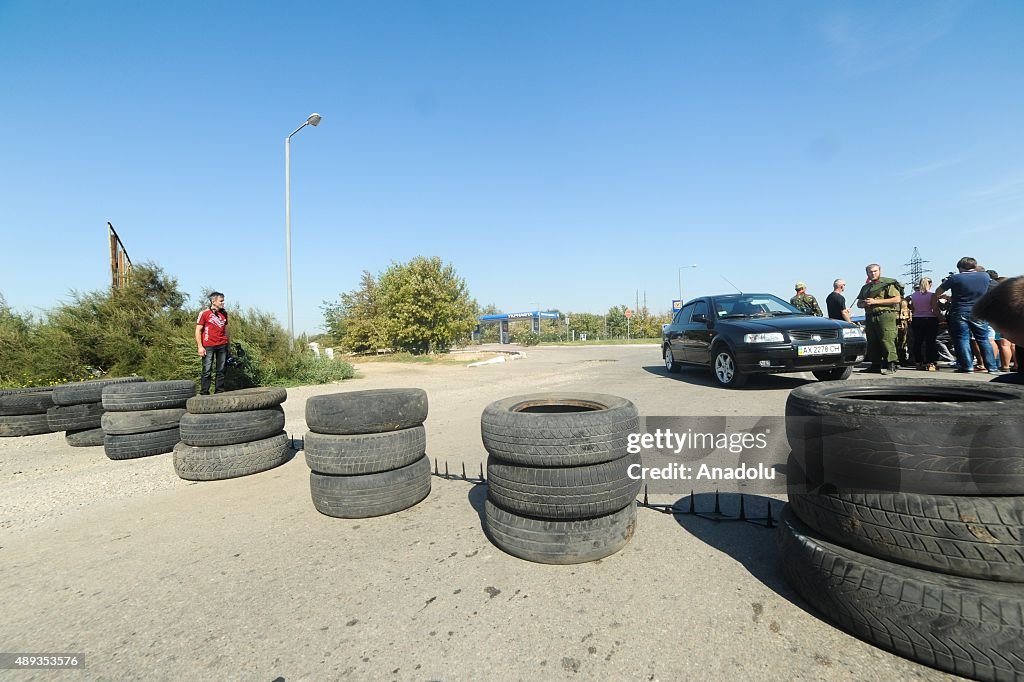 Tatar discrimination protest blocks roads into Crimea