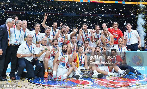 Spain celebrate after winning the EuroBasket 2015 Final match against Lithuania at the Pierre Mauroy Stadium in Lille, on September 20, 2015.