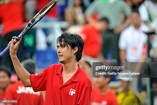 Taro Daniel gestures during the Davis Cup World Group Play-off singles match between Alejandro Falla of Colombia and Taro Daniel of Japan at Club...