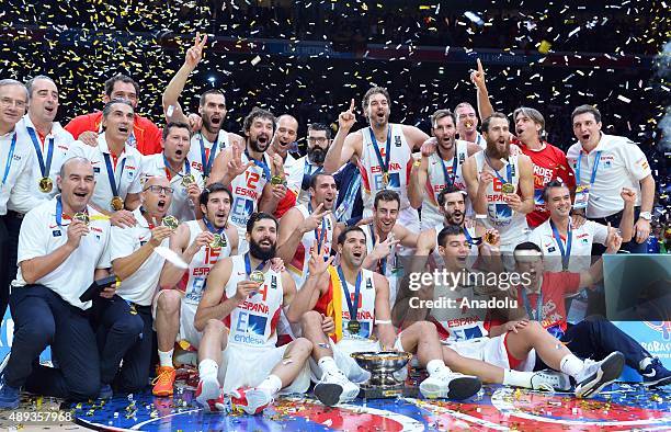 Spain celebrate after winning the EuroBasket 2015 Final match against Lithuania at the Pierre Mauroy Stadium in Lille, on September 20, 2015.