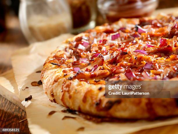 bbq pulled pork pizza - pulled pork stock pictures, royalty-free photos & images