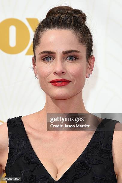 Actress Amanda Peet attends the 67th Annual Primetime Emmy Awards at Microsoft Theater on September 20, 2015 in Los Angeles, California.