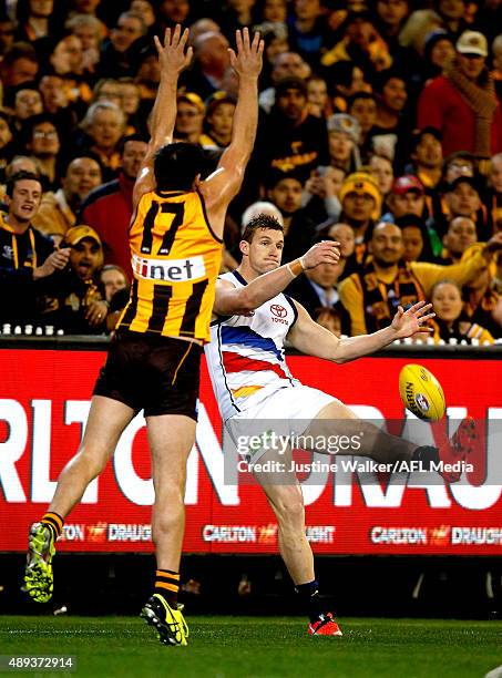 Josh Jenkins of the Crows snaps a goal during the 2015 AFL Second Semi Final match between the Hawthorn Hawks and the Adelaide Crows at the Melbourne...