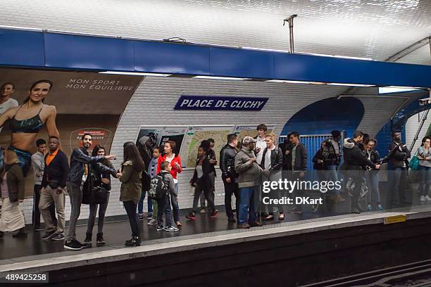 paris metro - châtelet (paris métro) stock pictures, royalty-free photos & images