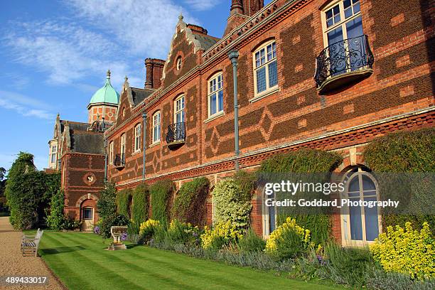 england: sandringham house - sandringham house stock pictures, royalty-free photos & images