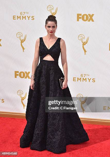 Amanda Peet attends the 67th Annual Primetime Emmy Awards at Microsoft Theater on September 20, 2015 in Los Angeles, California.