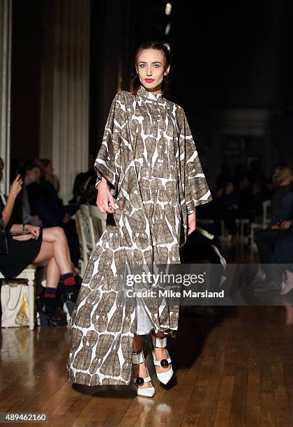 Elizabeth Jagger model walks the runway at the GILES show during London Fashion Week Spring/Summer 2016/17 on September 21, 2015 in London, England.