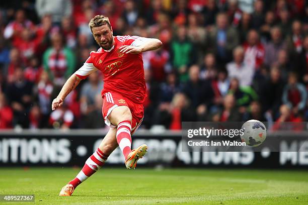 Rickie Lambert of Southampton shoots on goal during the Barclays Premier League match between Southampton and Manchester United at St Mary's Stadium...