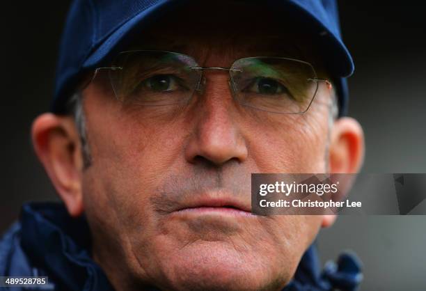 Manager Tony Pulis of Crystal Palace looks on during the Barclays Premier League match between Fulham and Crystal Palace at Craven Cottage on May 11,...
