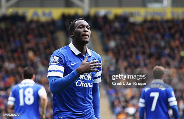 Romelu Lukaku of Everton celebrates his goal during the Barclays Premier League match between Hull City and Everton at KC Stadium on May 11, 2014 in...