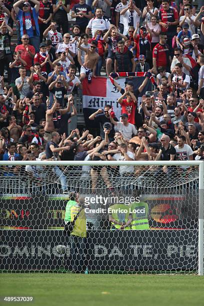 Andrea Cossu of Cagliari greets the supporters during the Serie A match between Cagliari Calcio and AC Chievo Verona at Stadio Sant'Elia on May 11,...
