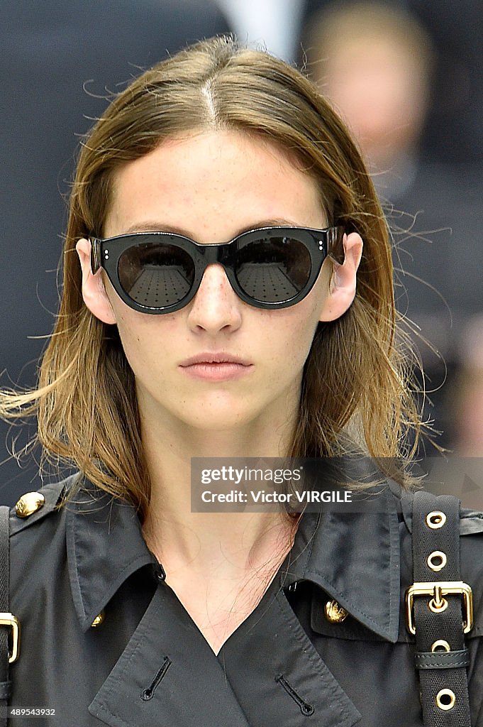 Burberry Prorsum - Runway - LFW SS16