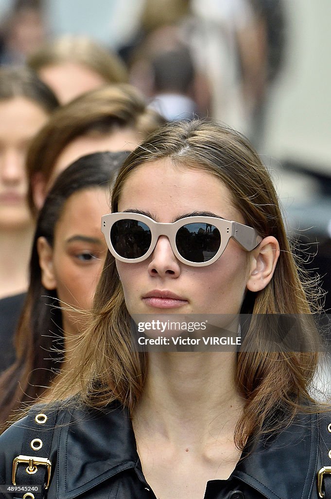 Burberry Prorsum - Runway - LFW SS16