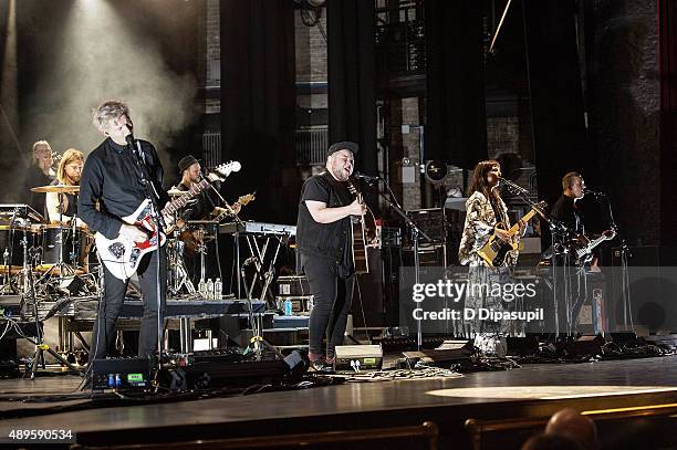 Arnar Rosenkranz Hilmarsson, Brynjar Leifsson, Ragnar Porhallsson, Nanna Bryndis Hilmarsdottir, and Kristjan Pall Kristjansson of Of Monsters and Men...