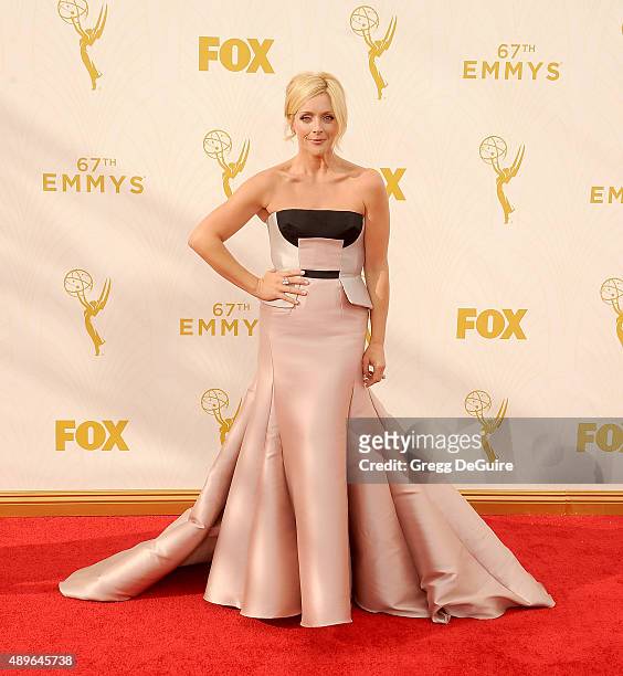 Actress Jane Krakowski arrives at the 67th Annual Primetime Emmy Awards at Microsoft Theater on September 20, 2015 in Los Angeles, California.