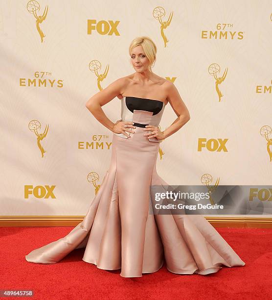 Actress Jane Krakowski arrives at the 67th Annual Primetime Emmy Awards at Microsoft Theater on September 20, 2015 in Los Angeles, California.