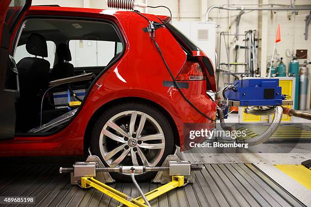 Emissions Testing 839 Automotive Emissions Testing Stock Photos, High-Res Pictures, and ...