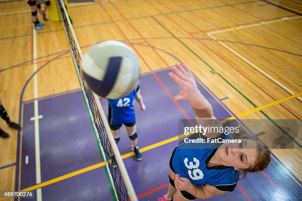 voleibol de enriquecimiento - high school volleyball fotografías e imágenes de stock