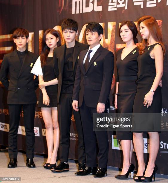 Siwan of ZE:A, Baek Jin-Hee, Kim Jae-Joong of JYJ, Lee Beom-Soo, Oh Yun-Soo and Lee Yun-Mi attend the MBC drama 'Triangle' press conference at...