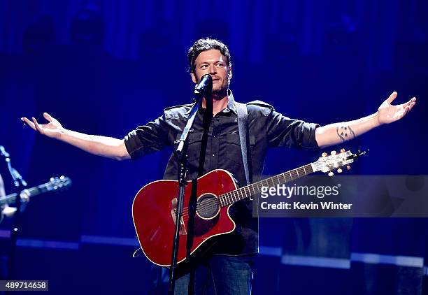 Singer Blake Shelton performs at the 2015 iHeartRadio Music Festival at the MGM Grand Garden Arena on September 19, 2015 in Las Vegas, Nevada.
