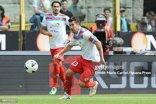 Mariano Izco of Calcio Catania in action during the Serie A match between Bologna FC and Calcio Catania at Stadio Renato Dall'Ara on May 11, 2014 in...