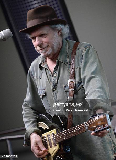 Recording Artists Buddy Miller performs at the Americana Music Association 2014 Award Nominees Announcement at SIRIUS XM Studio on May 12, 2014 in...