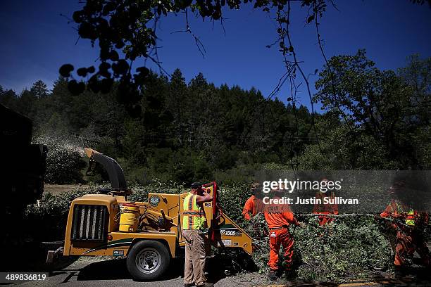 Calfire Inmate Program Inmate Fire Crews Remove Brush As Fire Season Begins Early In Northern ...