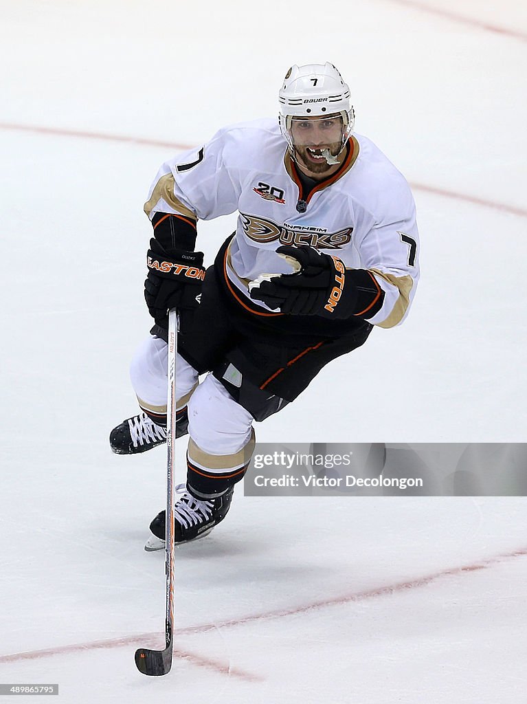 Anaheim Ducks v Los Angeles Kings - Game Three