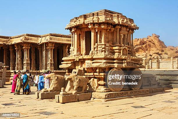 stone s chariot en vittala temple complex hampi karnataka india - hampi fotografías e imágenes de stock