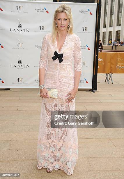 Elizabeth Snow Mary Elizabeth Snow Photos and Premium High Res Pictures - Getty Images