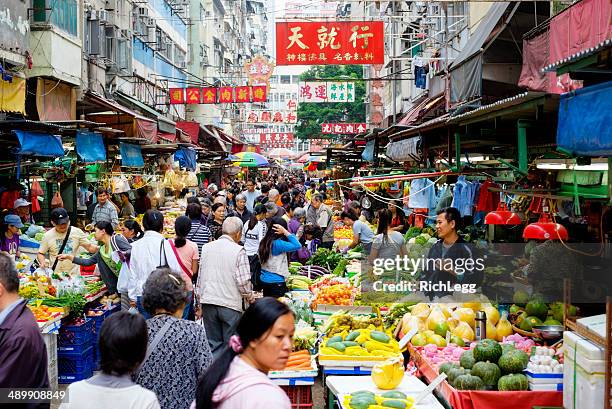 mercado de rua de hong kong - chinese culture imagens e fotografias de stock