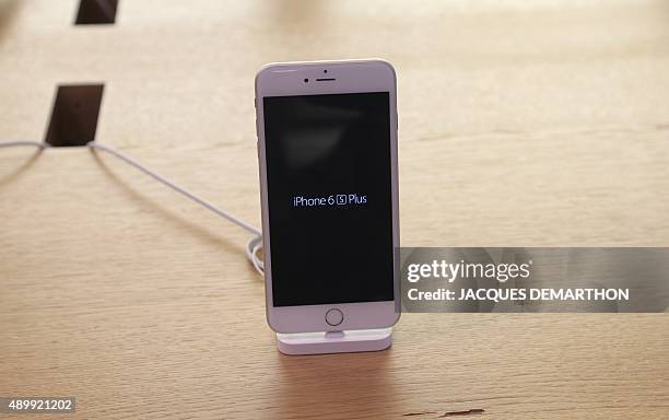 The iPhone 6s plus is on display on the day of its official launch, on September 25, 2015 at an Apple store in Paris. AFP PHOTO/JACQUES DEMARTHON