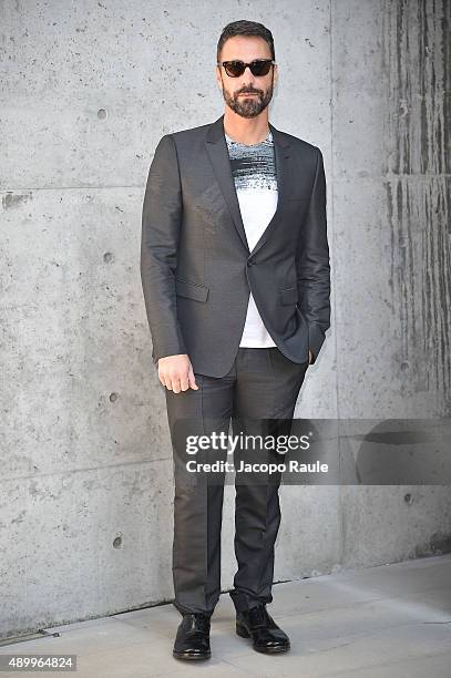 Raoul Bova arrives at the Emporio Armani show during the Milan Fashion Week Spring/Summer 2016 on September 25, 2015 in Milan, Italy.