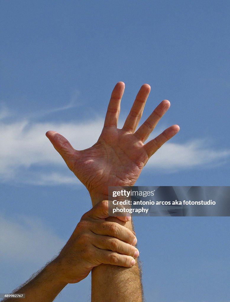 Supporting hand