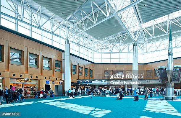 portland international airport - airport terminal portland oregon stock-fotos und bilder