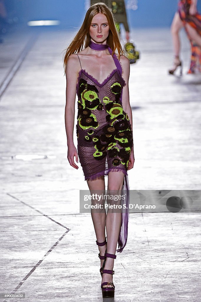 Versace - Runway - Milan Fashion Week SS16