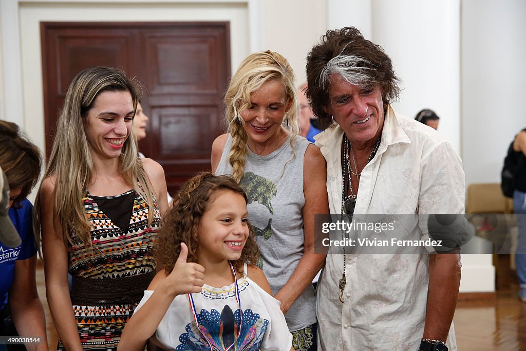 The Hollywood Vampires and Starkey Hearing Foundation Bring the Gift of Hearing to 200+ People In Need in Rio de Janeiro, Brazil