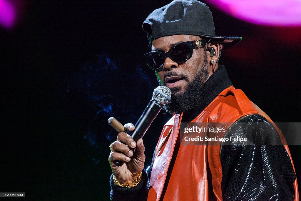 R Kelly In Concert - Brooklyn, New York