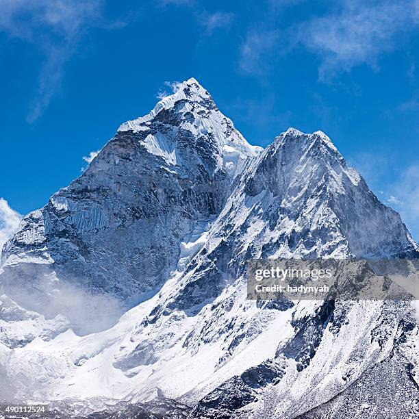 mount ama dablam - himalaya range, nepal - mountain view stock pictures, royalty-free photos & images